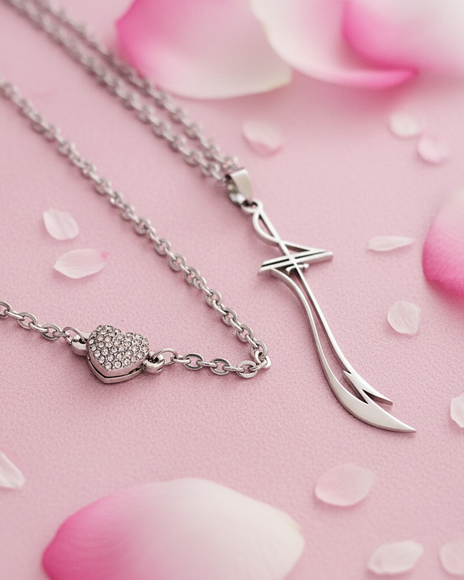 گردنبند ذوالفقار لاتین با زنجیر زنانه